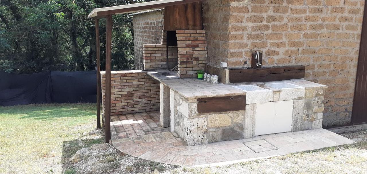 Casale Al Lago Con Piscina E Sauna Corbara  Bagian luar foto